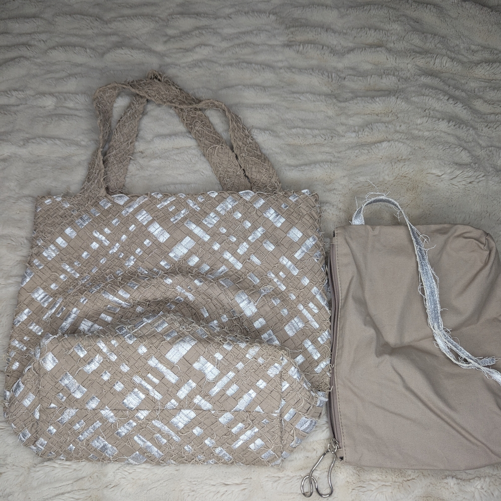 MONSERAT DE LUCCA TOTE BAG AND TRAVEL POUCH